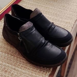 NWT Navy Juney-n Shoes